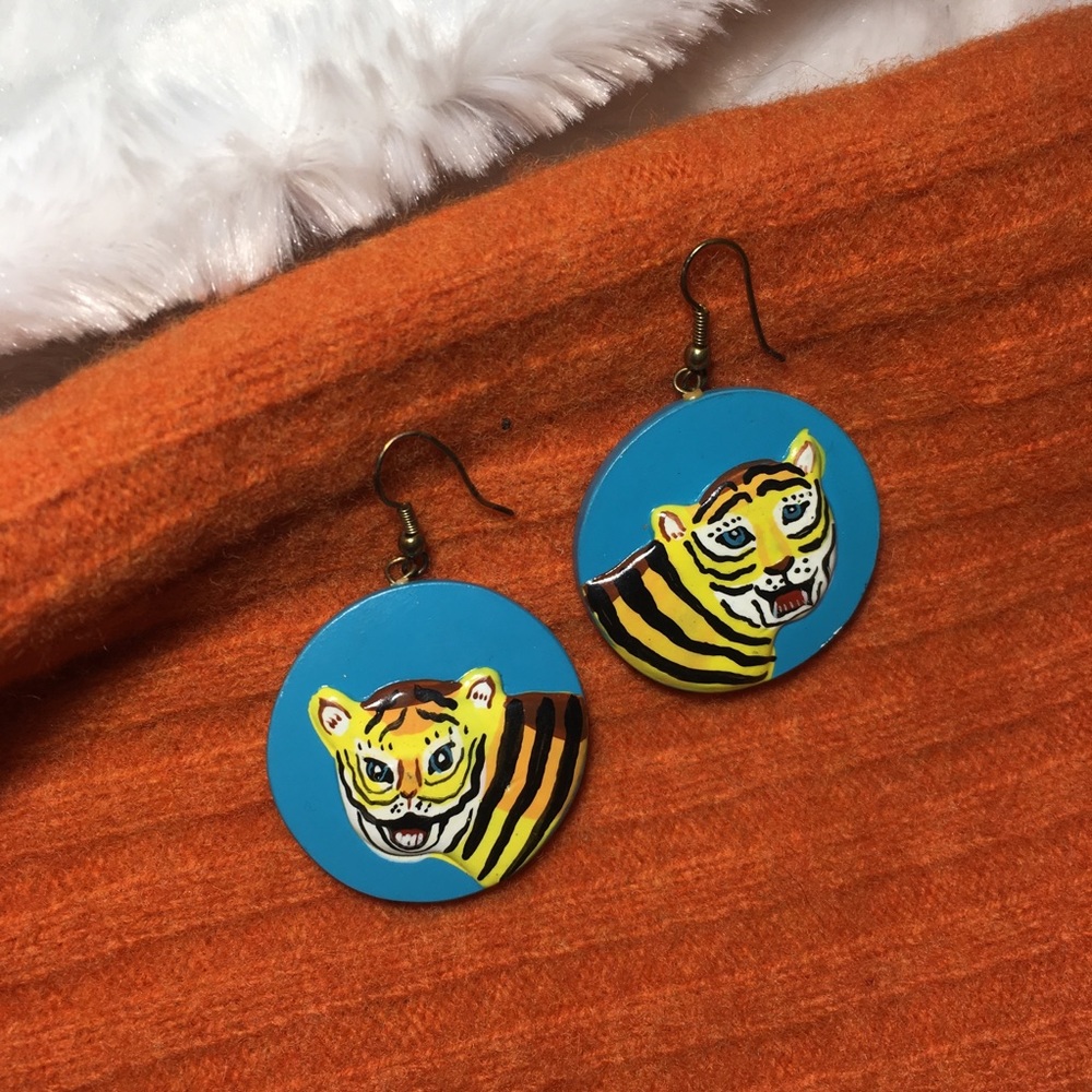 VINTAGE TEAL PAINTED WOOD TIGER DROP EARRINGS